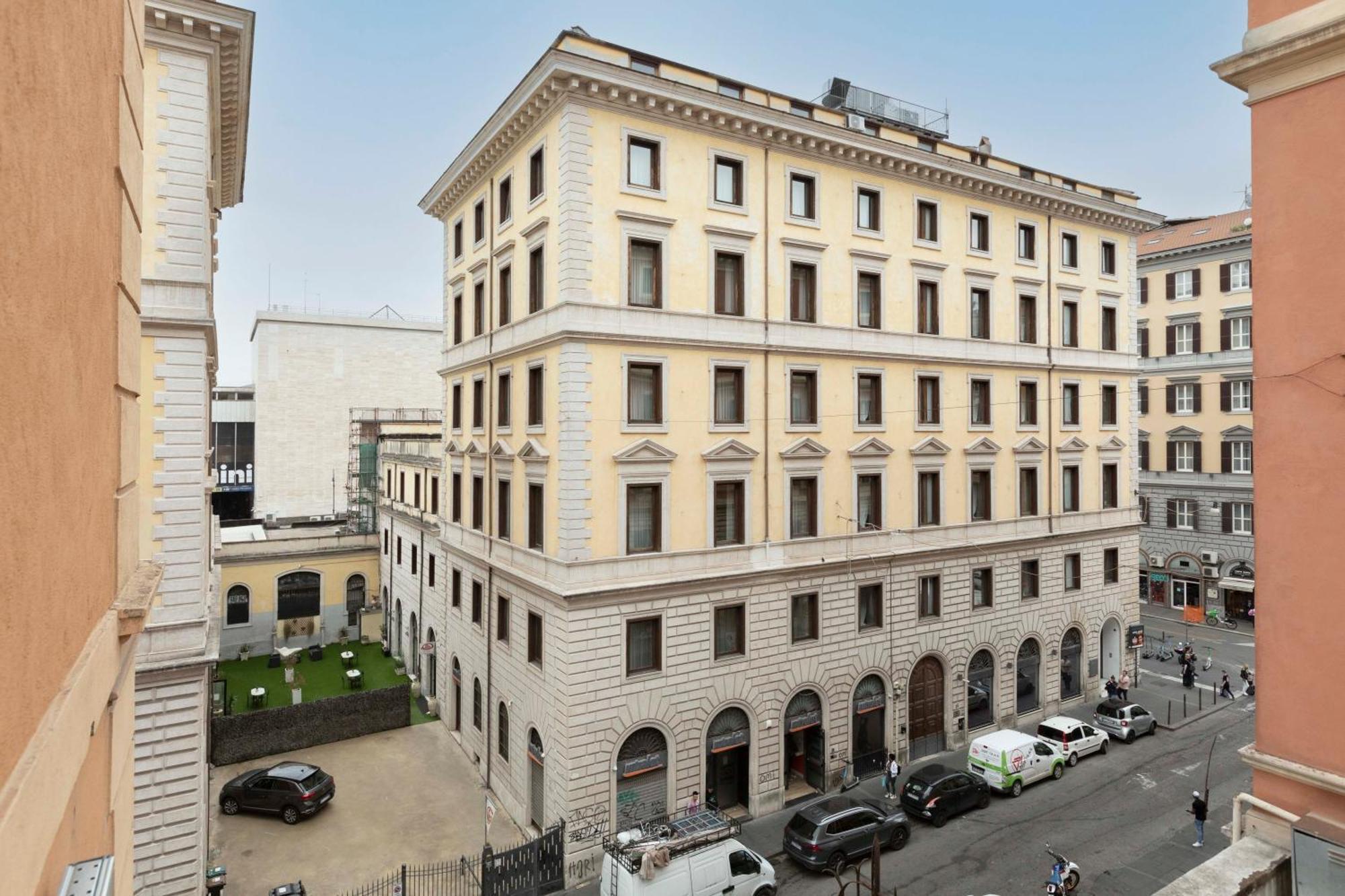 Numa Linea Hotel 3*