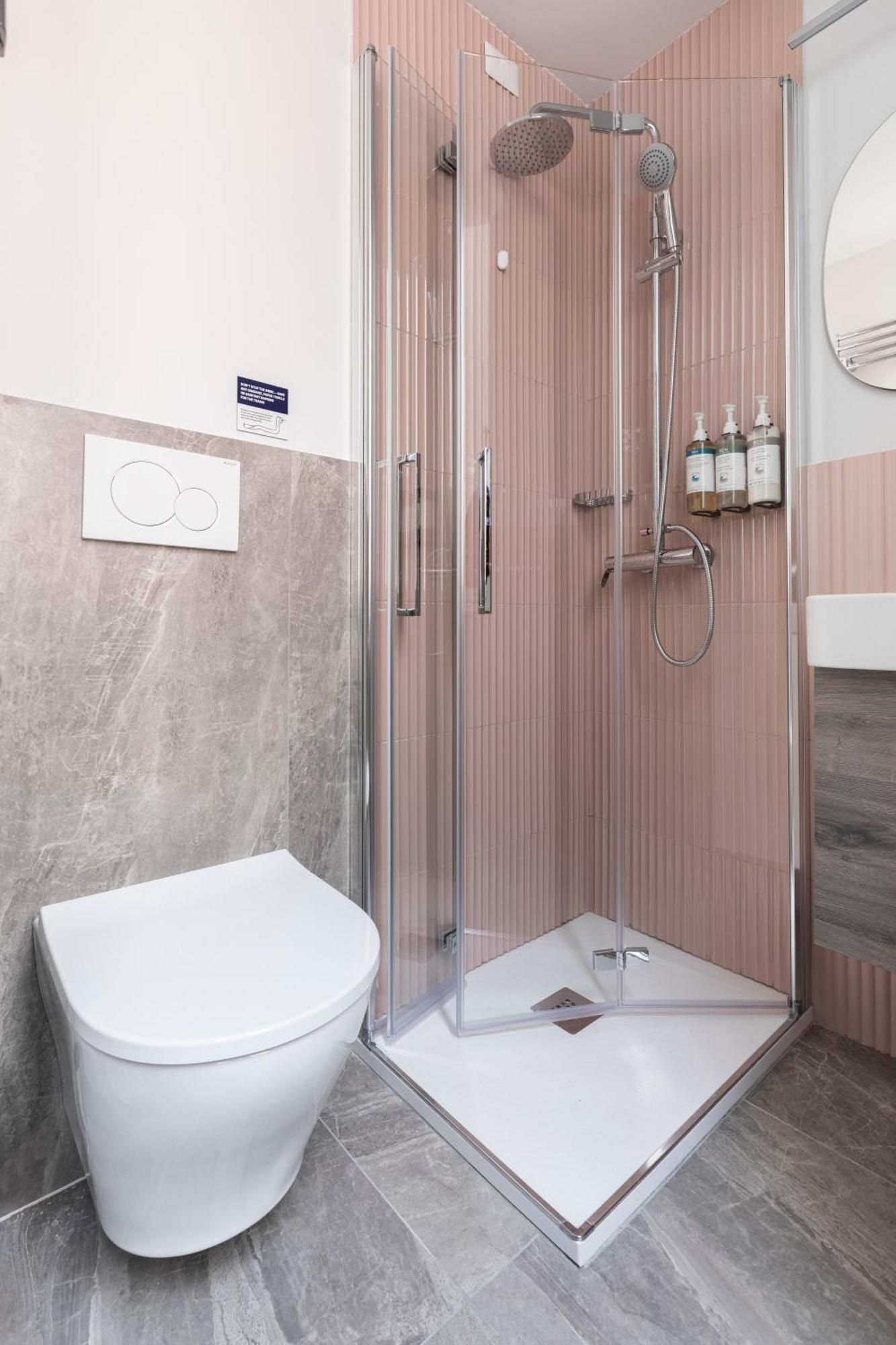 Hotel Numa Linea